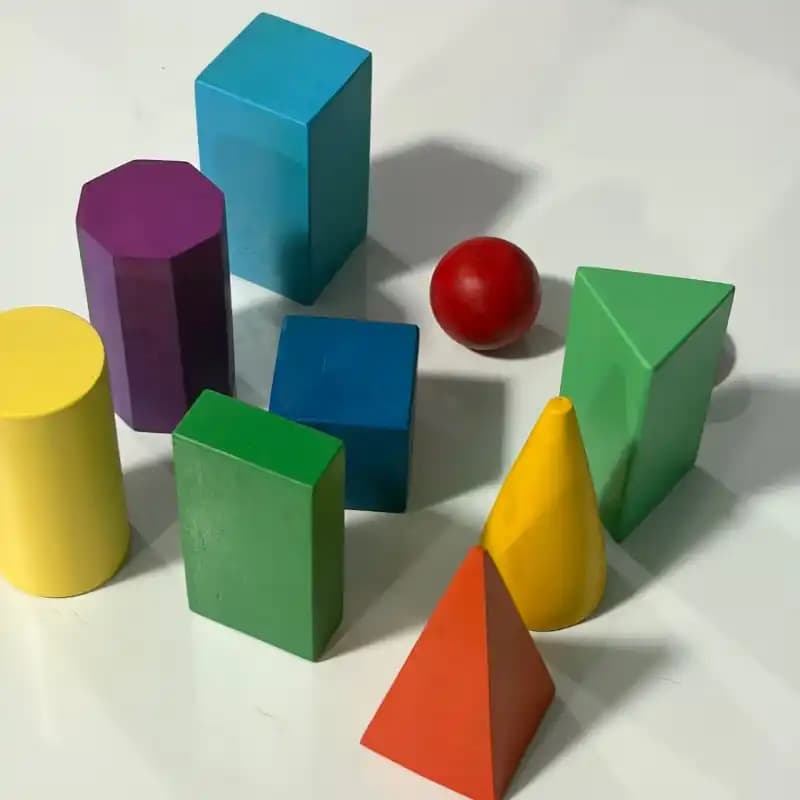 Sólidos Geométricos Montessori de Madera | Figuras 3D de Colores - Imagen 1
