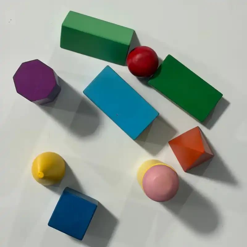 Sólidos Geométricos Montessori de Madera | Figuras 3D de Colores - Imagen 3