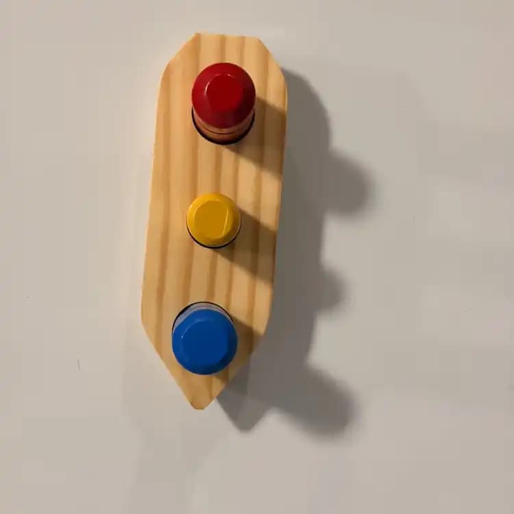 Canoa de Madera Montessori con Remeros y Bloques de Colores - Imagen 3