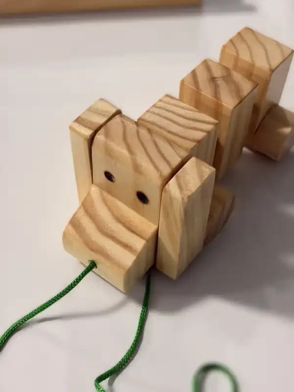 Perrito de Arrastre Articulado en Madera Natural - Imagen 1
