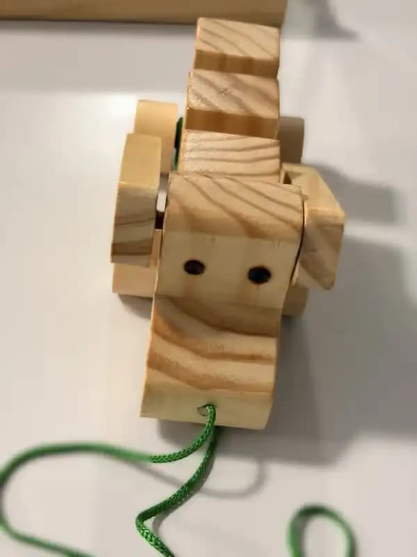 Perrito de Arrastre Articulado en Madera Natural - Imagen 3