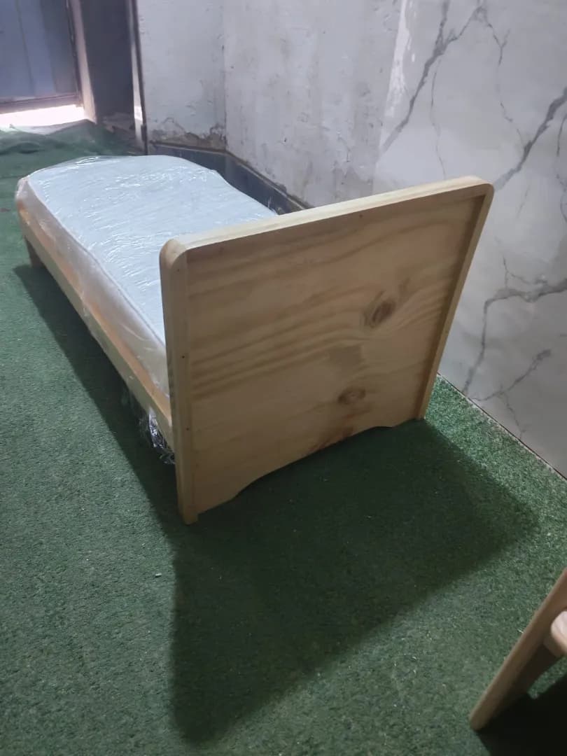 Cama para sector de aulas — vista alterna