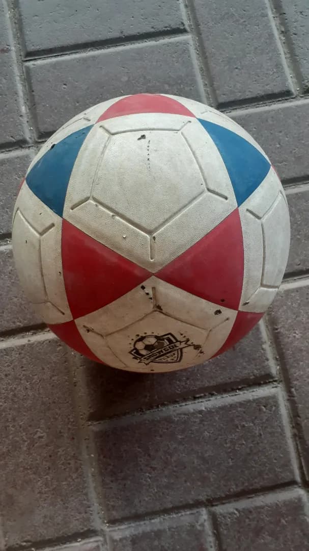 Pelota de Fútbol Show Gol - ¡Lista para la pichanga! - Imagen 1